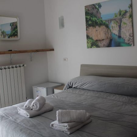 Bed & Breakfast Il Sentiero 阿杰罗拉 外观 照片