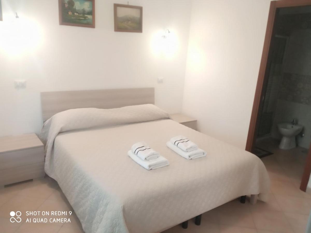 Bed & Breakfast Il Sentiero 阿杰罗拉 外观 照片