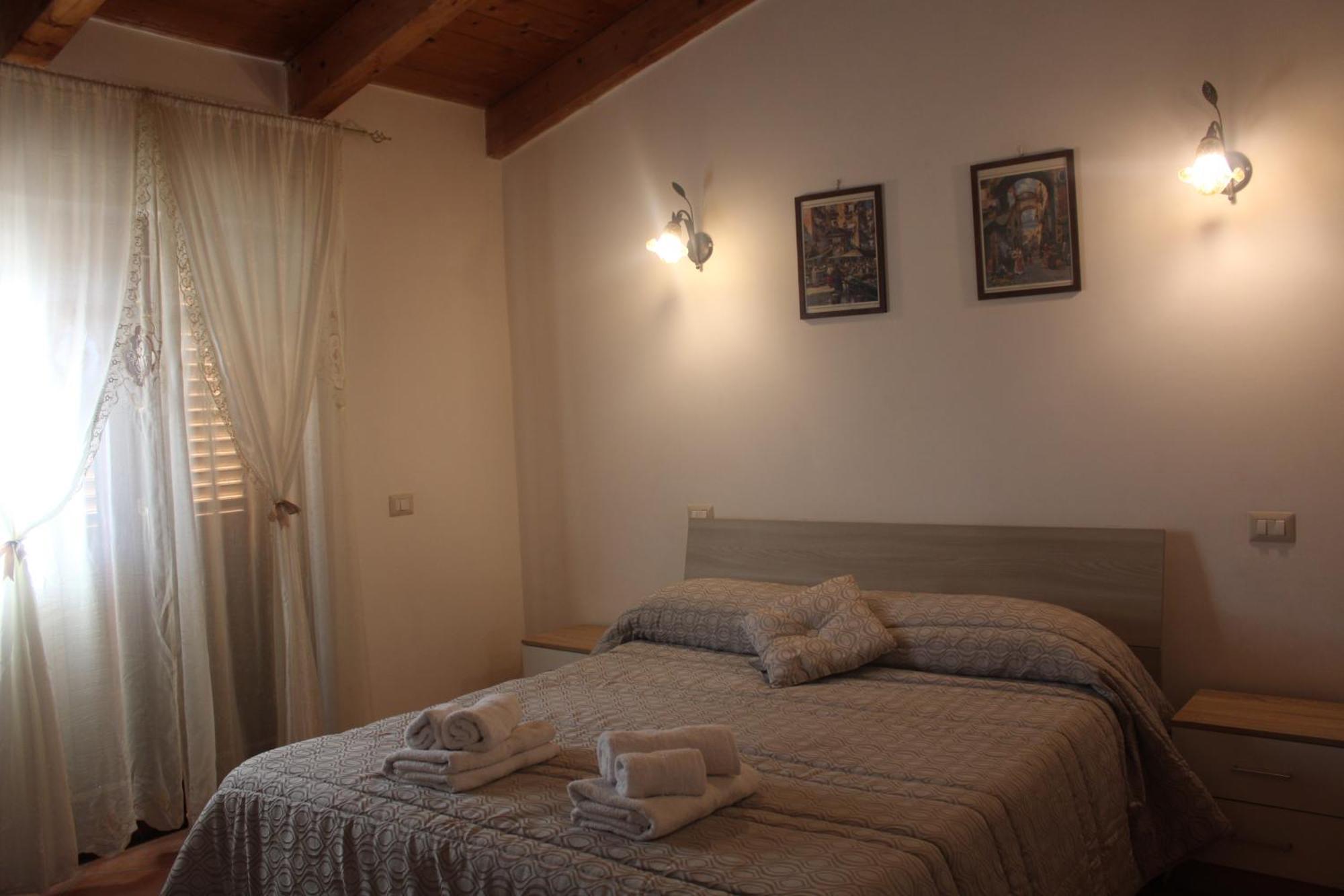 Bed & Breakfast Il Sentiero 阿杰罗拉 外观 照片